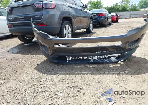 2018 Jeep Compass Latitude 4X4 из США, поврежденный, VIN 3C4NJDBB5JT355582